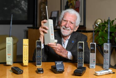 مخترع الهاتف النقال مارتن كوبر (فرانس برس)