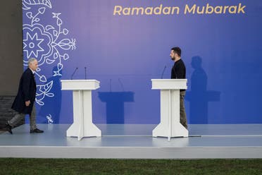 زيلينسكي يكرم جنوداً مسلمين