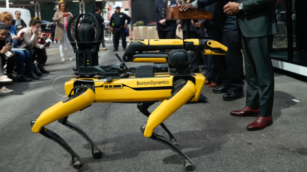 Outrage in New York after the unveiling of robotic security dogs