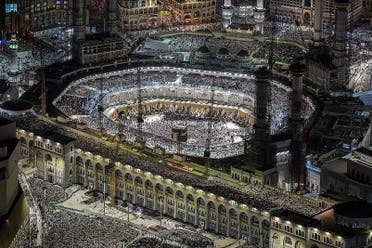 رمضان کی 29 ویں مسجد بیت اللہ میں لوگ ہی لوگ موجود