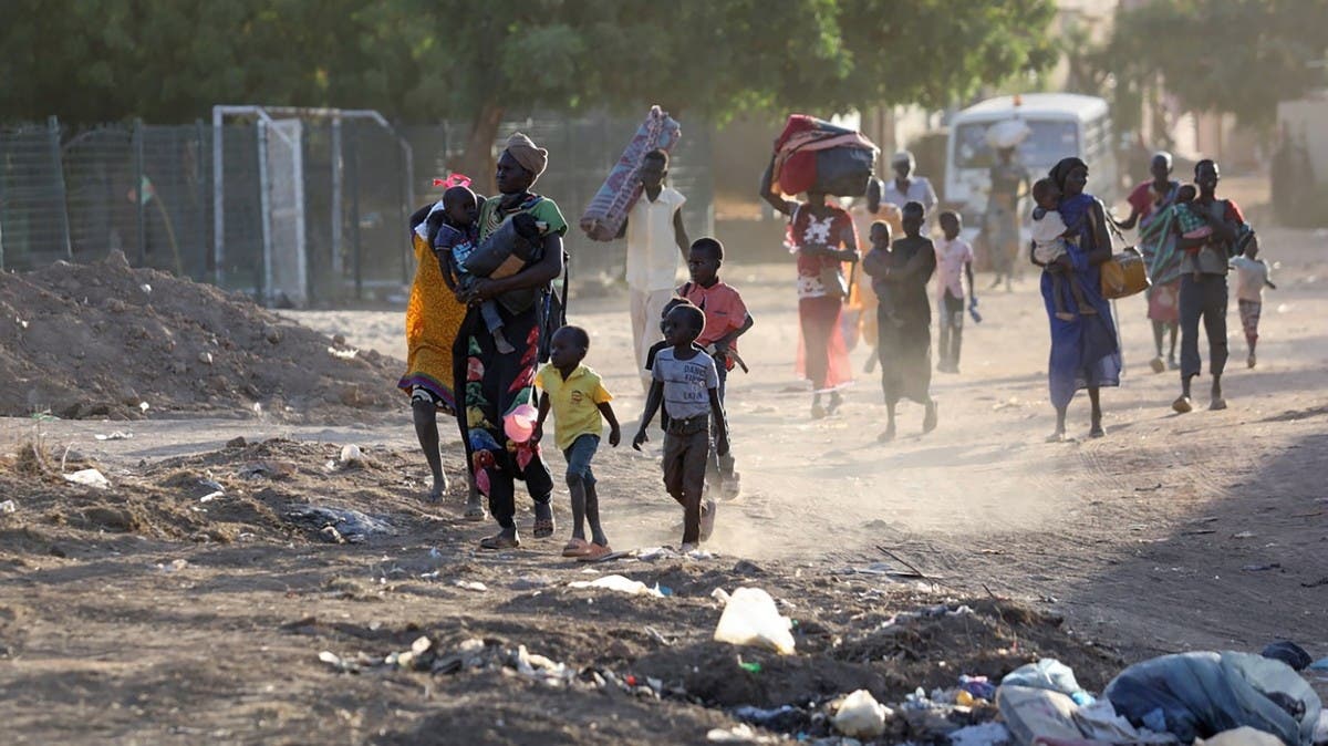 سوڈانی جھڑپوں کی وجہ سے خرطوم میں اپنے گھروں سے بھاگ رہے ہیں - اے ایف پی