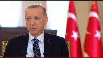 اردوغان هنگام مصاحبه زنده تلویزیونی دچار «کسالت ناگهانی» شد