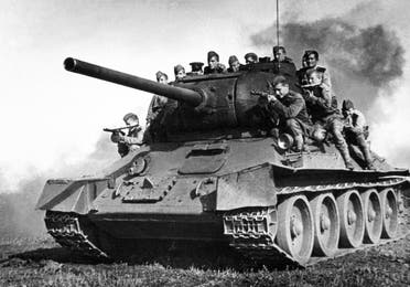 دبابة تي 34 سوفيتية خلال الحرب العالمية الثانية