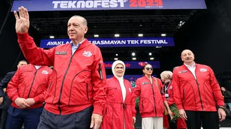 اولین ظهور علنی اردوغان پس از «کسالت ناگهانی» در استانبول 