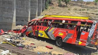 انڈیا میں بس پل سے نیچے جا گری، 15 افراد ہلاک، درجنوں زخمی