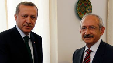 Turkey's Prime Minister Recep Tayyip Erdogan (L) and main opposition Republican People's Party leader Kemal Kilicdaroglu meet in Ankara July 15, 2010. (File photo: Reuters)