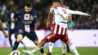 Between whistles and applause, PSG fans offer Messi mixed reaction during game