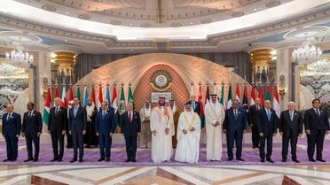 Leaders and officials gather for the Arab League summit group photo. (Twitter) 