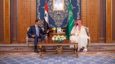 El príncipe heredero saudí Mohammed bin Salman recibe al presidente sirio Bashar al-Assad