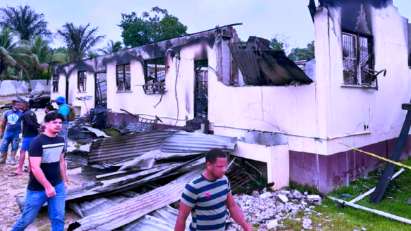 حريق متعمد قتل 19 تلميذة في بلدة اسمها “مهدية” بدولة قرب فنزويلا