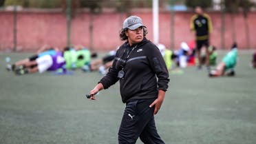 مغربية تصبح أول امرأة تدرب فريق كرة قدم للرجال في بلادها