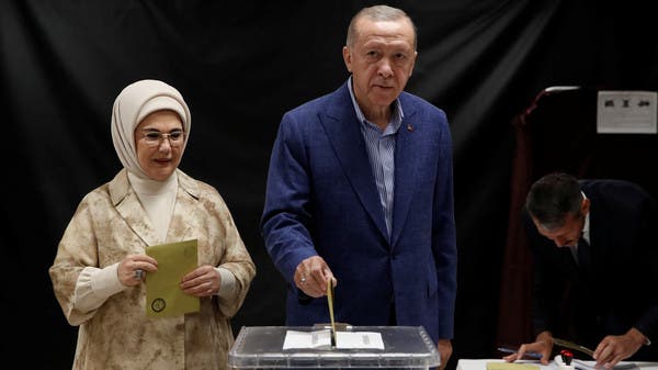 “Turkish Elections: Erdogan and Kilicdaroglu Cast Their Votes in Presidential Runoff”