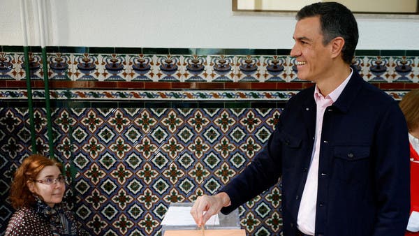رئيس وزراء إسبانيا يحل البرلمان ويدعو لانتخابات مبكرة