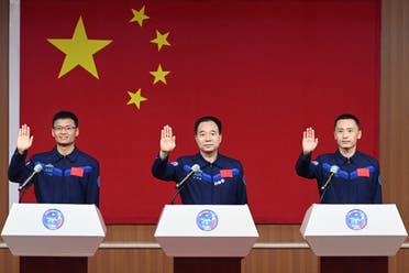 رواد الفضاء الصينيين الذين سينطلقون الثلاثاء في المهمة الجديدة