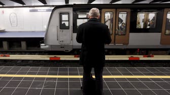 علق رأسه بالستار الحديدي لمحطة مترو.. وفاة مروعة تصدم بروكسل
