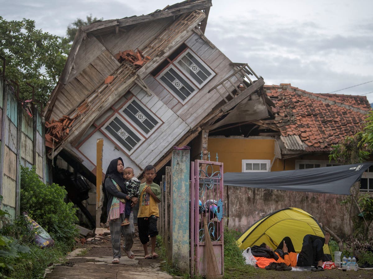 Residents Panic as a 6.1-Magnitude Earthquake Strikes Near Sulawesi Indonesia