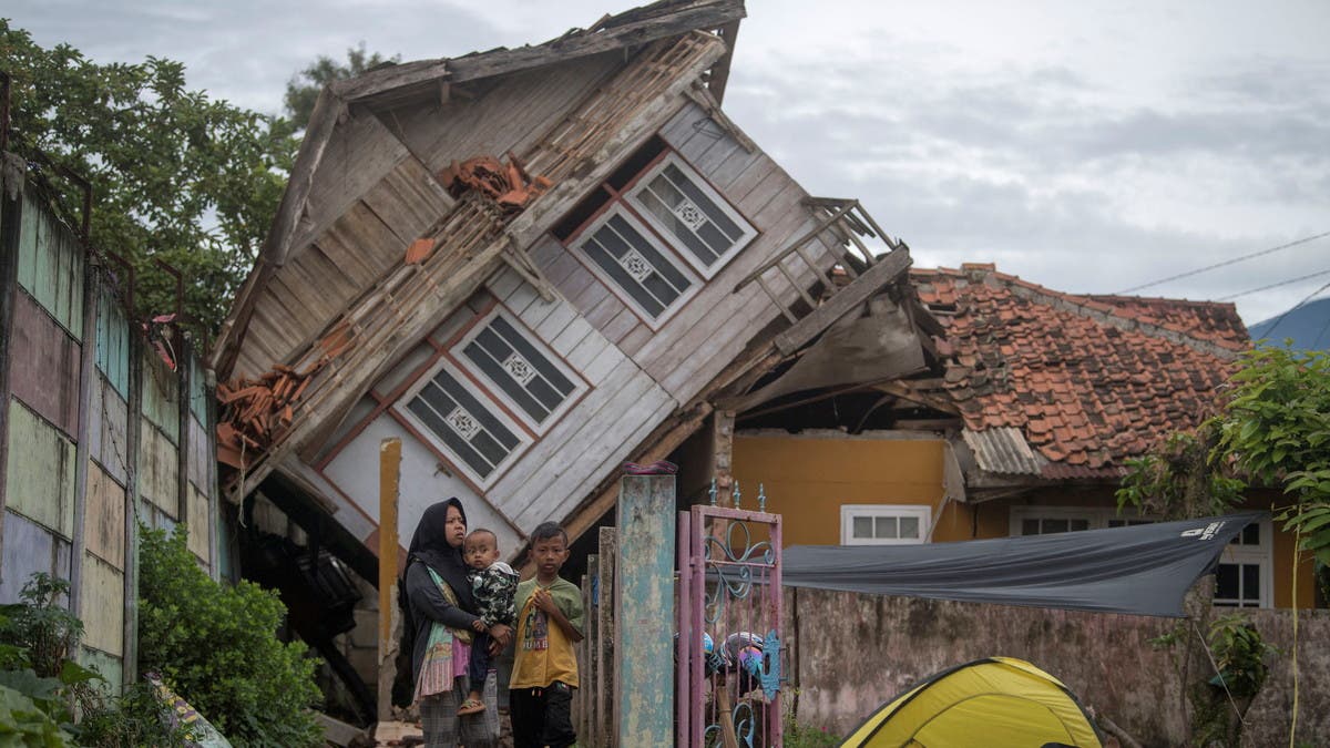 زلزال بقوة 5.6 درجة يهز منطقة واقعة جنوبي جاوة بإندونيسيا