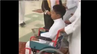 سعودی سوشل میڈیا پر خوفناک کار حادثے میں زندہ بچنے والے طالب علم کے استقبال کی ویڈیو 