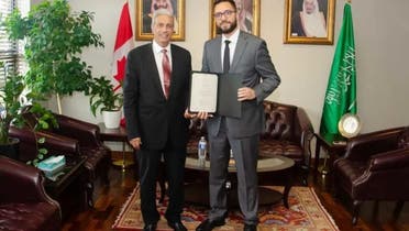کینیڈا میں نوجوان کی جان بچانے پر سعودی ڈاکٹر عبد الغنی خوقیر کو ثقافتی اتاشی اعزاز سے نواز رہے ہیں