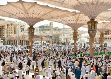 Pilgrims pray in Saudi Arabia. (SPA)