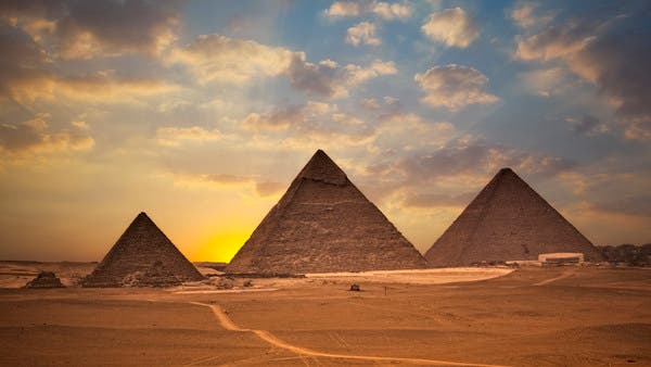 مصر توكل شركة “بي إل إس” لاستخراج تأشيرات السفر للقادمين إليها من هذه الدولة!