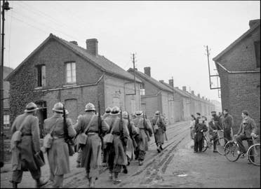 جانب من القوات الفرنسية أثناء تدخلهم ضد اضراب عمال المناجم