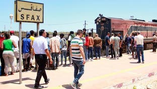 تونس.. القبض على 20 مهاجرا للاشتباه باعتدائهم على رجال أمن