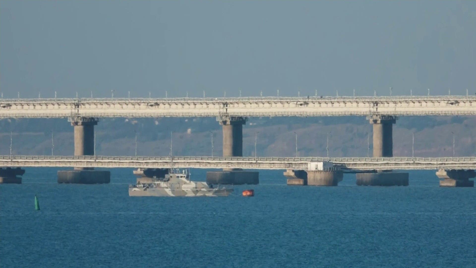 الاتحاد الأوروبي يدرس احتمال قصف جسر القرم.. ومسؤول يوضح السبب