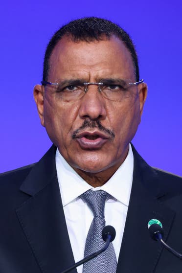 رئيس النيجر محمد بازوم (أرشيفية من رويترز)