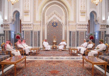 من استقبال سلطان عمان لولي العهد السعودي والوفد المرافق (واس)