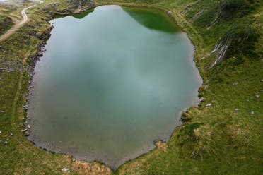 بحيرة أرو في جنوب غرب فرنسا