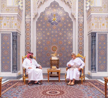 من استقبال سلطان عمان لولي العهد السعودي (واس)