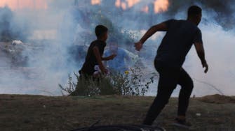 إسرائيل تقصف مواقع بغزة.. وإصابة فلسطينيين في مناوشات حدودية