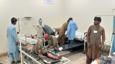 مصابون بالهجوم في بلوشستان (رويترز)