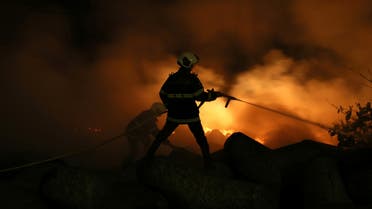Firefighters attempt to douse a fire that broke out at a sea face in Mumbai, India, November 7, 2018. (File photo: Reuters)