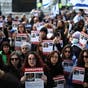 هيئة البث الإسرائيلية: تل أبيب وافقت على قبول 33 من المختطفين أحياء أو قتلى