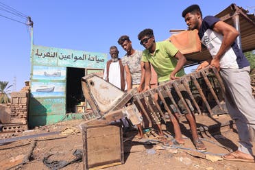 عمال من مدينة شندي السودانية
