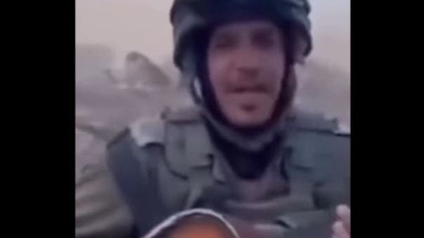فلسطینی شہری کی چوری کی گئی گٹار بجاتے اسرائیلی فوجی کی جگ ہنسائی
