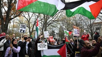 حملت علم فلسطين وأحرقت نفسها أمام قنصلية إسرائيلية في أميركا