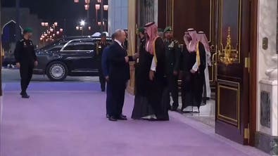 لحظه استقبال ولی‌عهد سعودی از پوتین در ریاض
