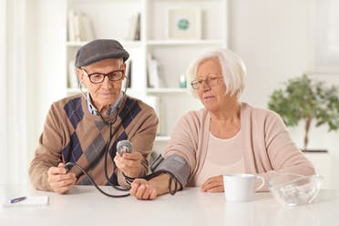 تعبيرية عن ضغط الدم - آيستوك
