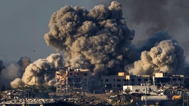 مشاهد من غزة - من القصف الإسرائيلي على غزة - أسوشييتد برس