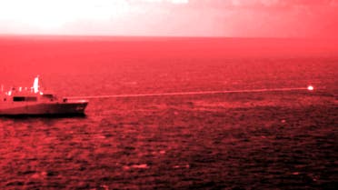 سفينة أميركية تطلق صاروخا على جسم مشبوه في البحر الأحمر (أسوشييتد برس)