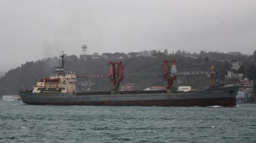 El carguero de la Armada rusa Dvinitsa-50 navega en el Bósforo, en su camino hacia el mar Mediterráneo, en Estambul, Turquía, el 24 de marzo de 2020. (Foto de archivo: Reuters)