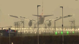 لندن ایئرپورٹ پر مسافر طیارے کی خطرناک لینڈنگ، ’قریب تھا جہاز گرکر تباہ ہوجاتا‘
