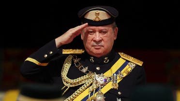 ملك ماليزيا الجديد السلطان إبراهيم اسكندر خلال مراسم التنصيب - رويترز
