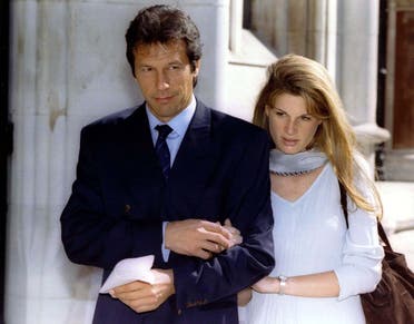عمران خان وزوجته الأولى جيميما غولدسميث (رويترز)