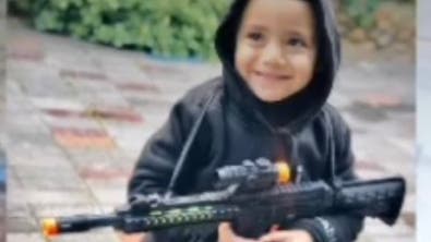 یورش اسرائیل به خانه کودک فلسطینی به دلیل داشتن اسلحه پلاستیکی