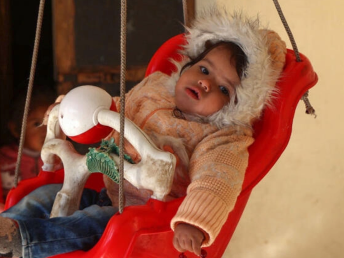 هل تذكرون طفلة سوريا المعجزة.. هذا ما حل بها بعد عام على الزلزال