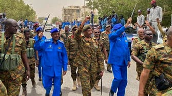بعد بلبلة الانقلاب بأم درمان.. الجيش السوداني "نقف خلف القيادة"